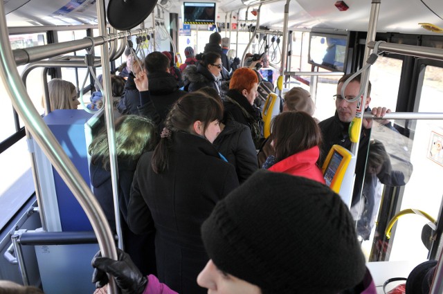 Tłok jest czasem taki, że nie da się wsiąść do autobusu