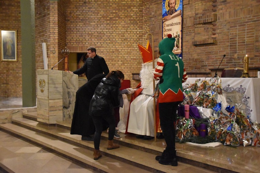 Spotkanie ze Św. Mikołajem w kościele pw. Nawiedzenia NMP