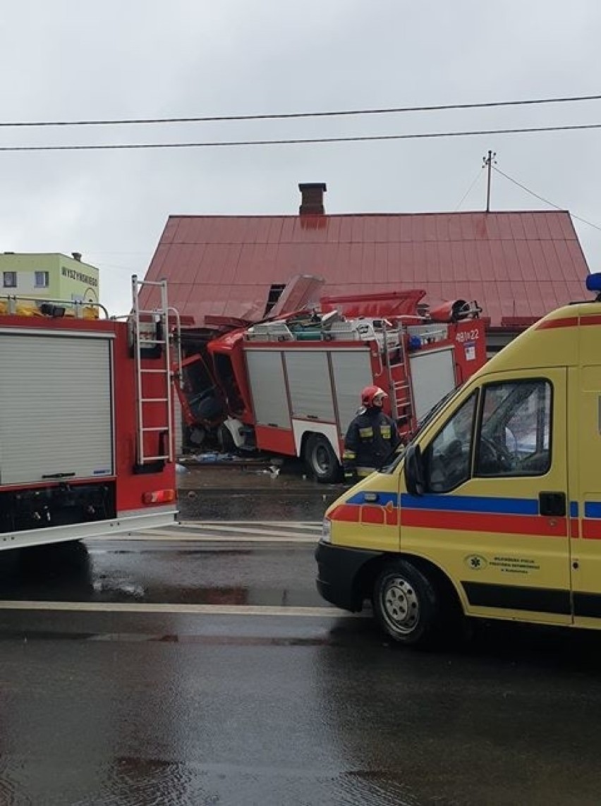 Straż pożarna uderzyła w dom na ul. Grodzieńskiej w Sokółce...