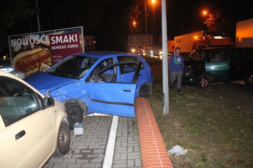 Wypadek na ulicy Nowodworskiej w Legnicy (ZDJĘCIA)