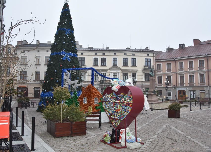 Tarnów. Noworoczny poranek w Tarnowie. Na ulicach miasta pustki [ZDJĘCIA] 