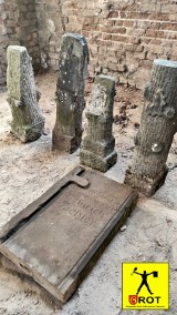 W ogrodzeniu jednej z działek ROD w Głogowie były elementy cmentarnej architektury. GROT je wypatrzył i zabezpieczył