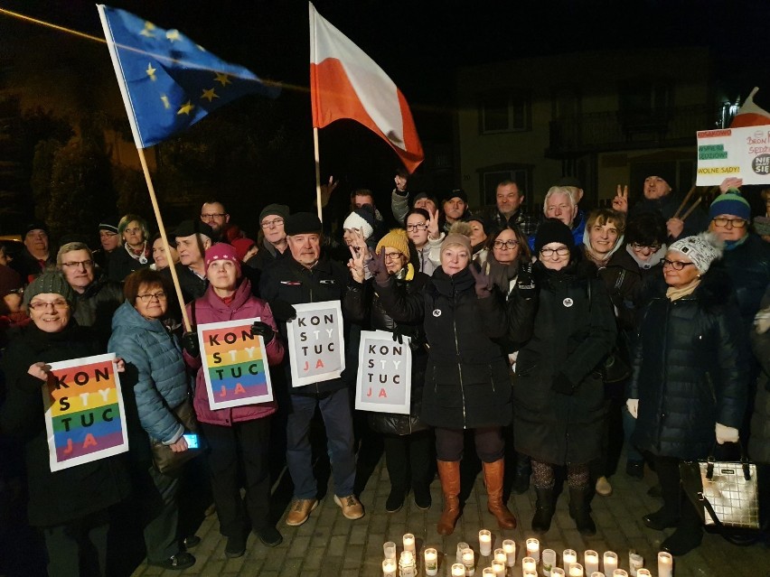 Protest pod sądem w Pucku ul. Żeromskiego - 18 grudnia 2019