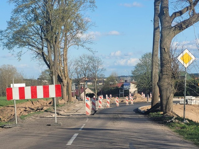 Remont drogi wojewódzkiej nr 214 w Starej Kiszewie potrwa do końca września 2023 r. Kierowcy muszą się uzbroić w cierpliwość.