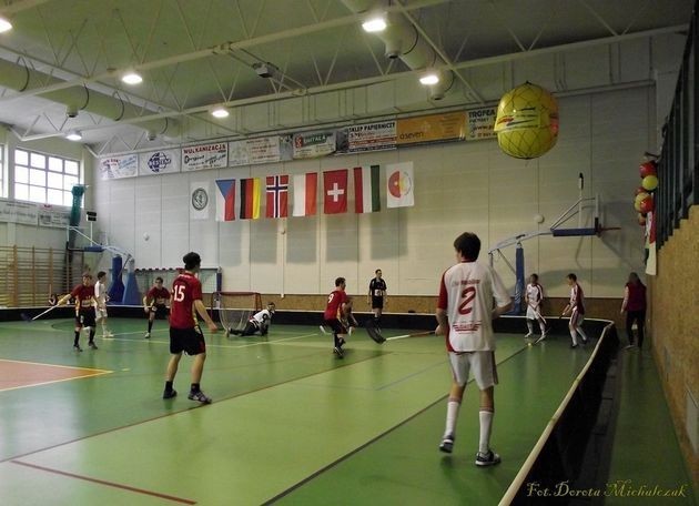 Międzynarodowy Turniej Unihokeja w kategorii juniorów 6.Polish Cup 2011. mecz pomiędzy Niemcami a Szwajcarami