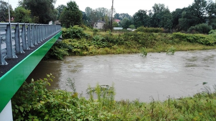 Alarm przeciwpowodziowy w Czechowicach-Dziedzicach, pogotowie w Bielsku-Białej