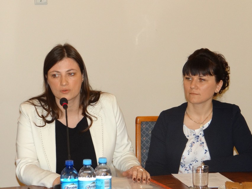 - Nie chcielibyśmy budować ekranów tam, gdzie nie potrzeba - mówi Aneta Znyk z Zarządu Dróg Wojewódzkich (z lewej)