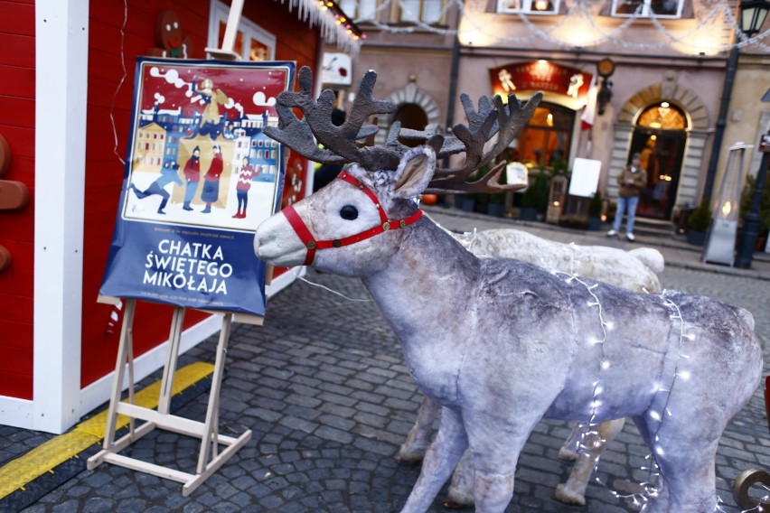 Na Rynku Starego Miasta poczujecie magię świąt! Wejdźcie do chatki Świętego Mikołaja [ZDJĘCIA]