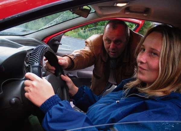 Grzegorz Stasiak z Rudy Śląskiej, kabareciarz i instruktor nauki jazdy, dobrze wyszkolił kobiety.