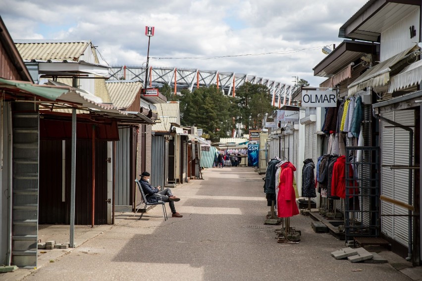 Białystok. Targowisko miejskie przy ul. Kawaleryjskiej znowu otwarte. Co kupisz? [zdjęcia]