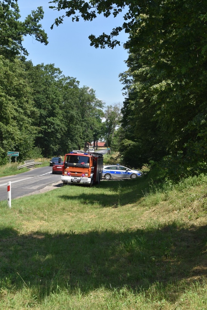 Tragiczne zdarzenie w Chrząstowie. Nie żyje dziecko. Na miejscu śledczy badają okoliczności zdarzenia