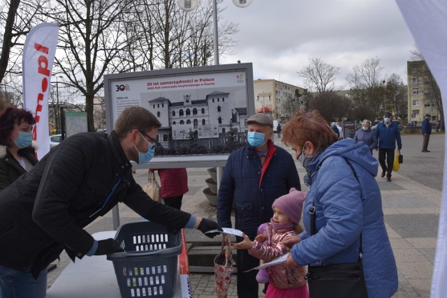 Darmowe maseczki rozchodziły się jak świeże bułki