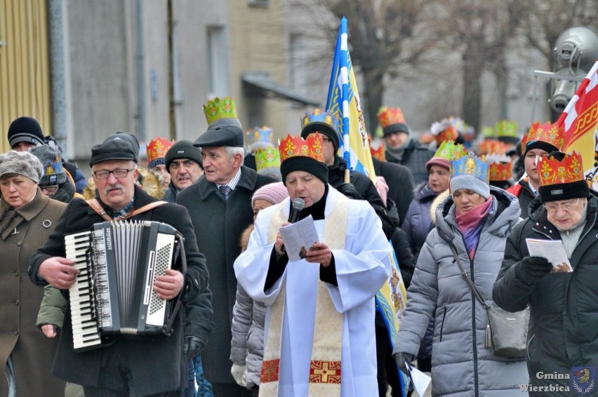 Orszak Trzech Króli w Wierzbicy. Zobacz, jak świętowali mieszkańcy 