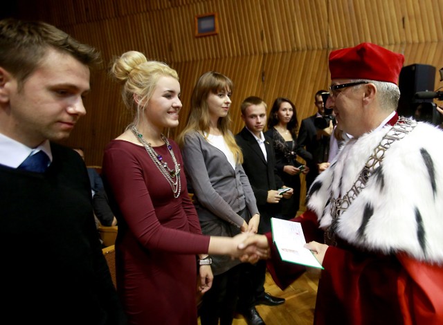 Ponad 500 studentów rozpoczęło naukę na najmłodszej ...