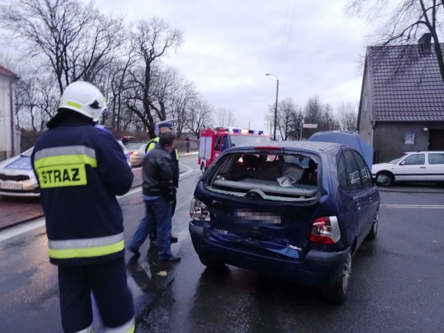 Wypadek w Witaszycach: Ciężarówka zderzyła się osobówką