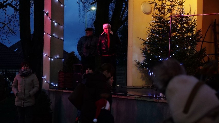 Nie jeden, a wielu Mikołajów zawitało do Parku Miejskiego w Kłecku [FOTO, FILM]