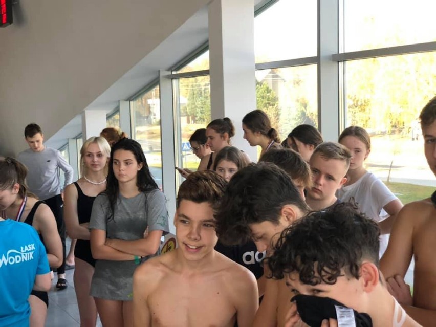 Mityng pływacki dla szkół w Zduńskiej Woli ZDJĘCIA, WYNIKI