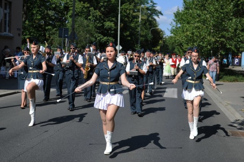 Przemarsz ulicami miasta i festyn w Parku Wilsona