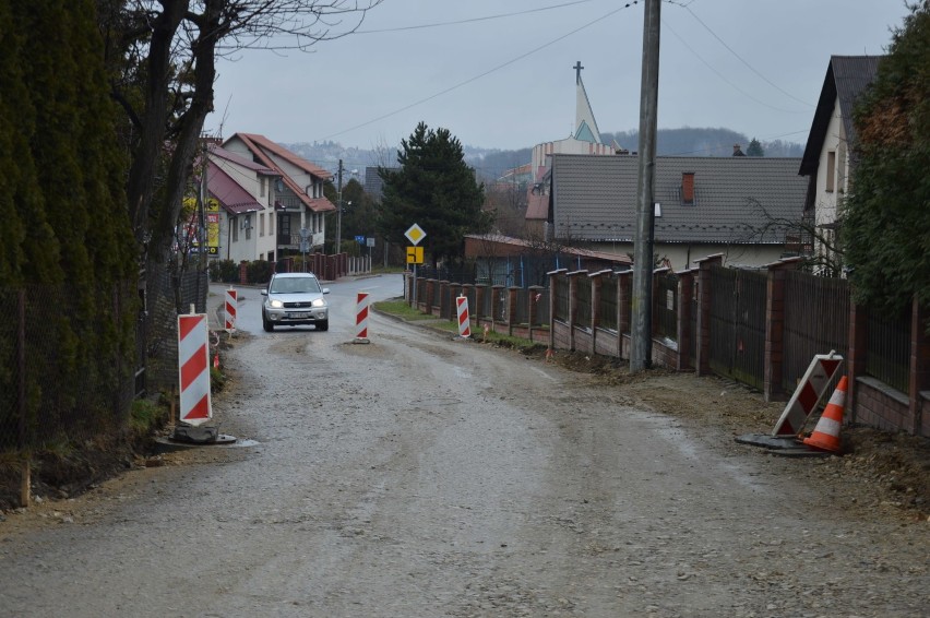 Skrzyżowanie ulic Nowy Świat oraz ul. Armii Krajowej w...