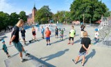 Zajęcia dla dzieci na skateparku w Gliwicach - jazda na deskorolce, hulajnodze czy rolkach nie musi być trudna