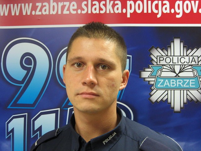 Policjant oddał pieniądze w Zabrzu. Sierż. Marcin Maciążek