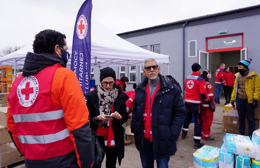 Lubelskie. Sekretarz generalny Czerwonego Krzyża odwiedził magazyn PCK w Lublinie. Był też w Dorohusku (ZDJĘCIA i WIDEO)
