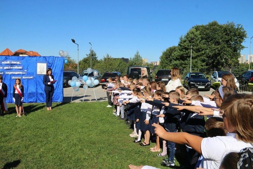 Niepubliczna Szkoła Podstawowa w Starachowicach otrzymała imię Janusza Korczaka. Zobaczcie zdjęcia 