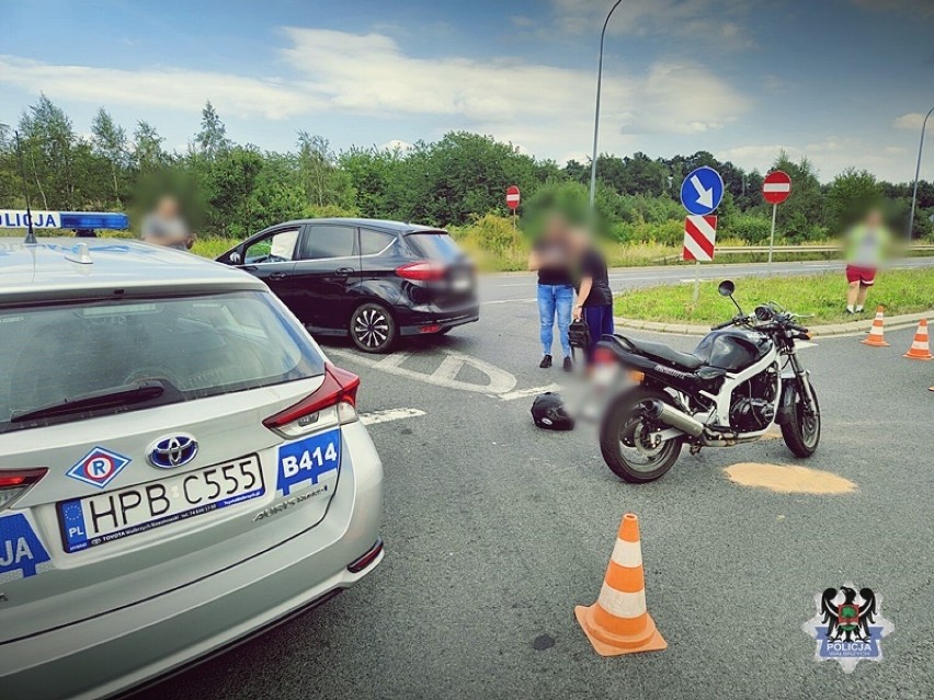Wałbrzych: Wypadek z udziałem motocyklisty na łączniku ul. Uczniowskiej. Co się stało?
