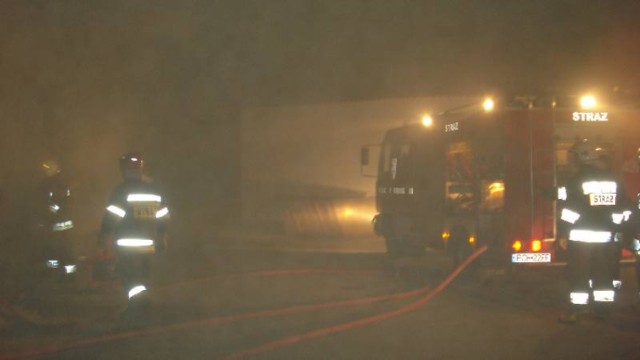 Pożar w Kąkolewicach. Paliła się hala firmy Komfort