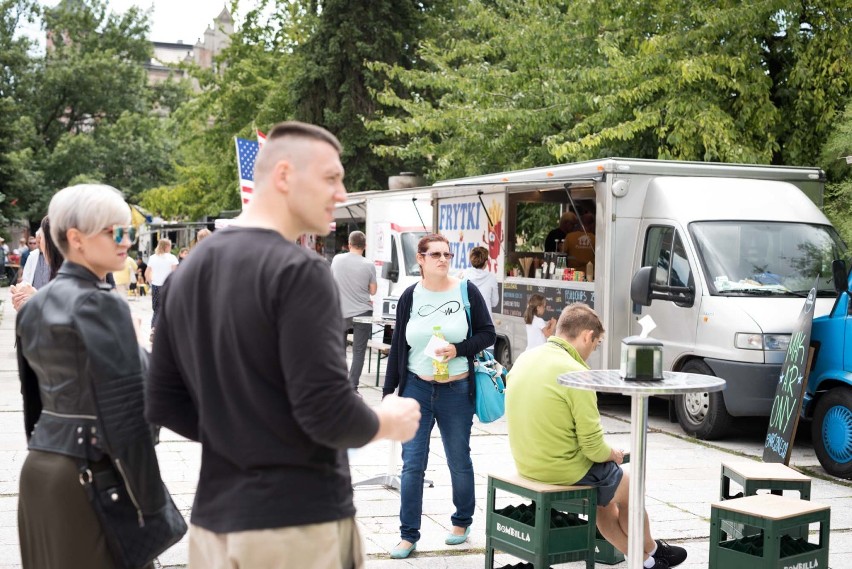 Food Trucki już karmią na pl. Jana Pawła II w Opolu