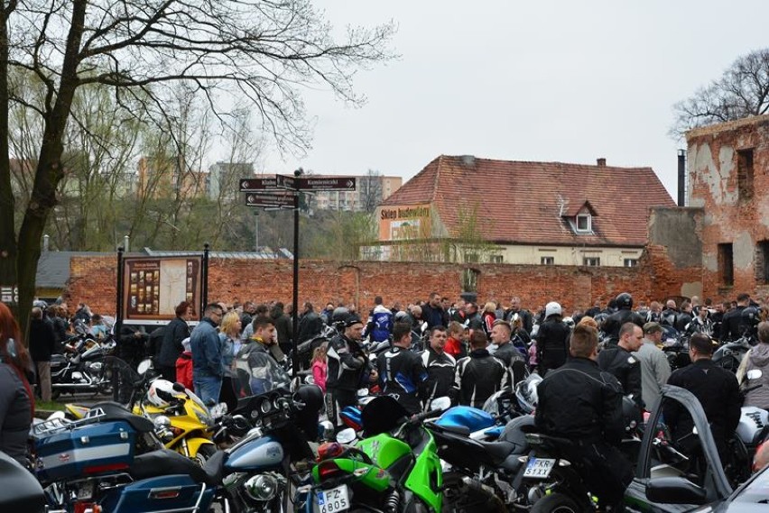 Motocykle wyruszyły na szosę. Parada w Krośnie Odrzańskim na otwarcie sezonu [ZDJĘCIA]