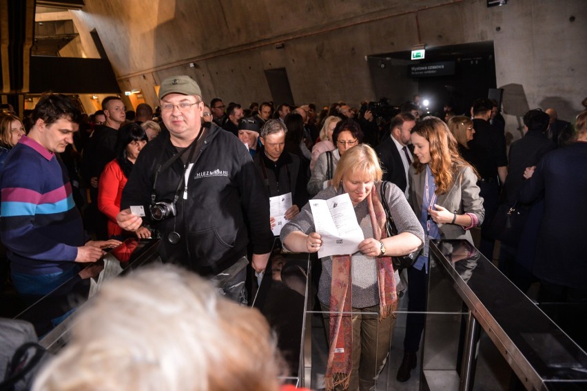  W Gdańsku oficjalnie otwarto Muzeum II Wojny Światowej [ZDJĘCIA, WIDEO]