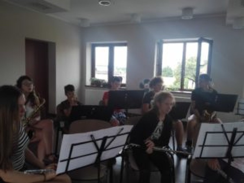 Zbąszyńska Orkiestra Dęta na obozie muzycznym, w Młodzieżowym Schronisku w Pszczewie