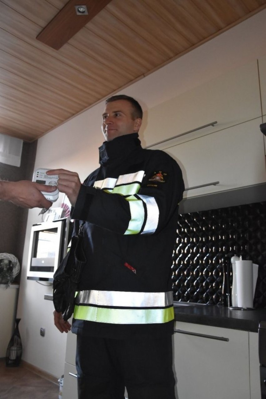 Bytom: strażacy będą rozdawać czujki tlenku węgla mieszkańcom 