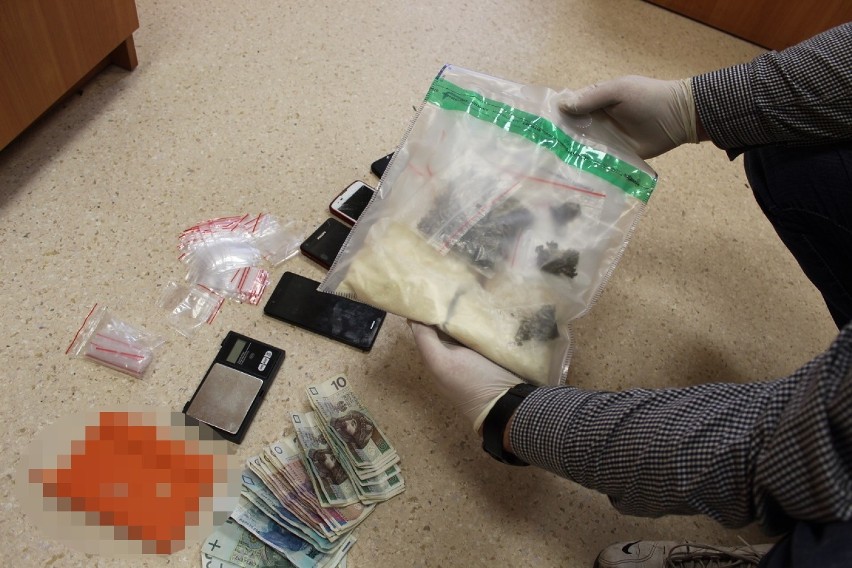 Aresztowany handlarz narkotyków w Zduńskiej Woli [zdjęcia]