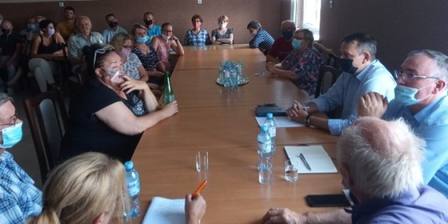 W poniedziałek 10 sierpnia mieszkańcy gminy Rypin spotkali się z wójtem Januszem Tyburskim i sekretarzem Mariuszem Paprockim