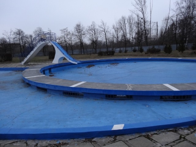 Przed rokiem zadecydowano, że pływalnia w parku Kasprowicza zostanie zamknięta z uwagi na zły stan techniczny