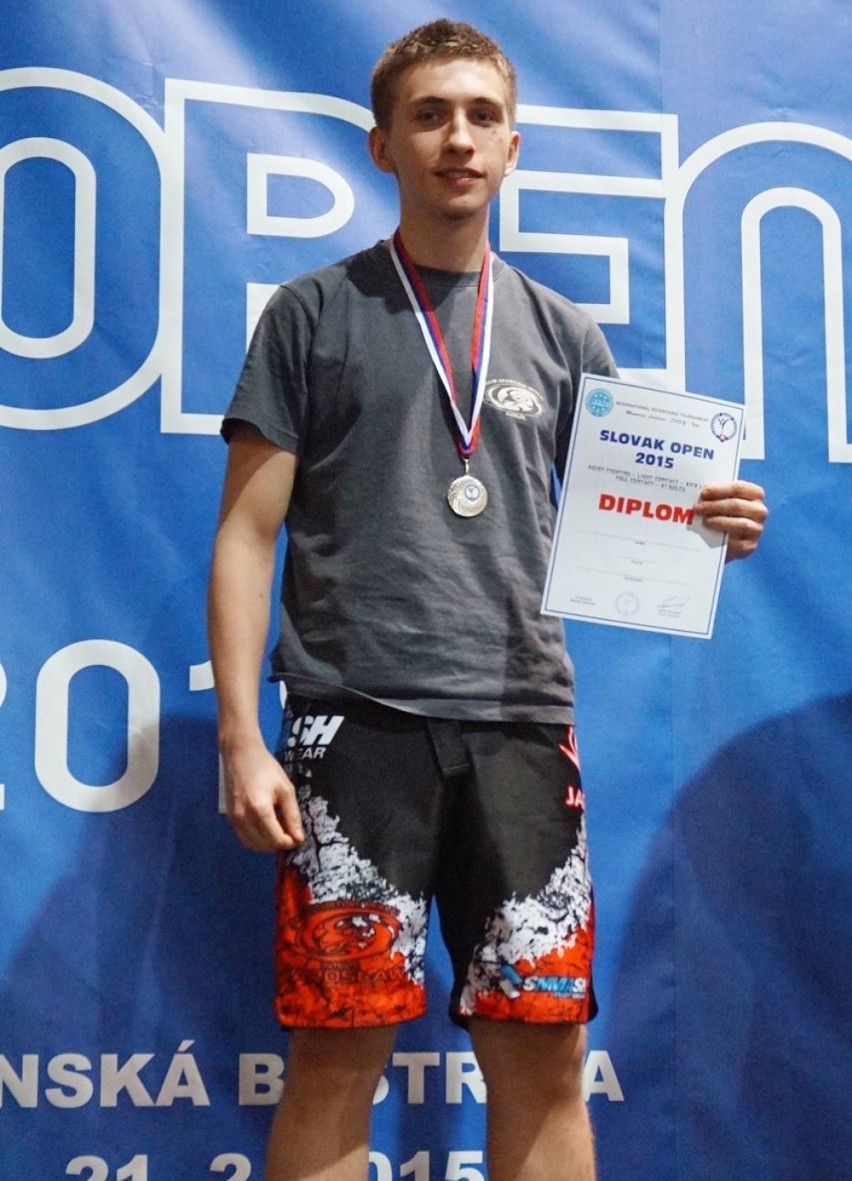 KSW Sokół Jarosław przywiózł ze Słowacji pięć medali w kickboxingu