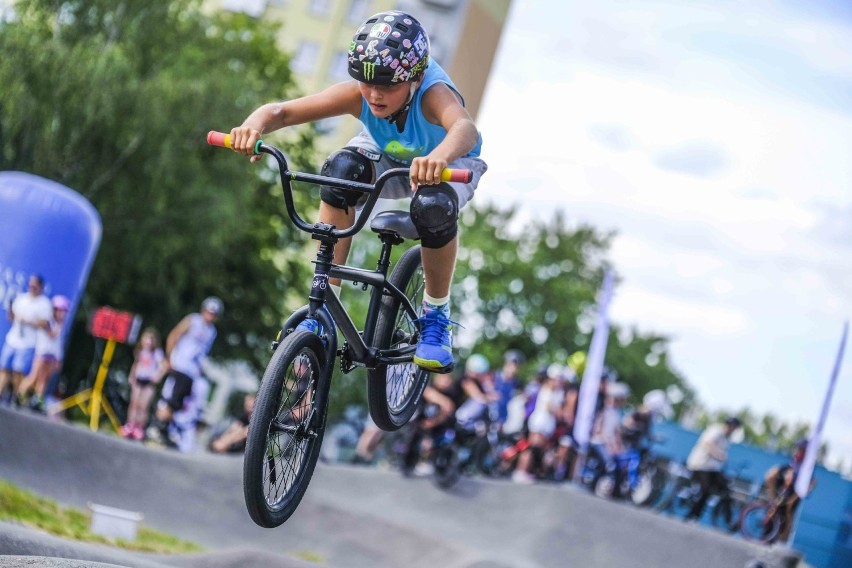 Toruń Freestyle Battle - Amatorskie Mistrzostwa Pumptrack w jeździe na hulajnogach, rolkach, deskorolkach i rowerach [zdjęcia]