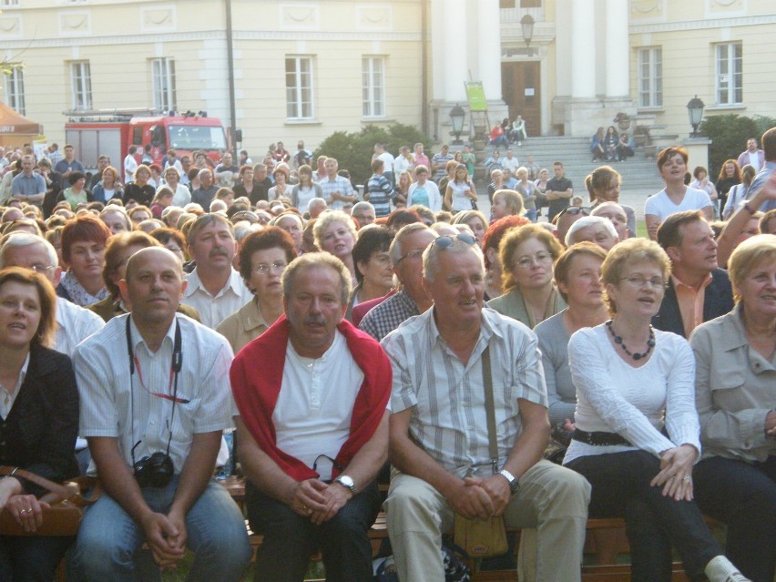 Koncert Sikorowskich w Dobrzycy