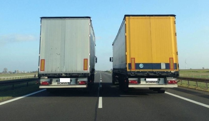 Wyprzedzanie się ciężarówek

Na autostradzie mimo ogólnego...