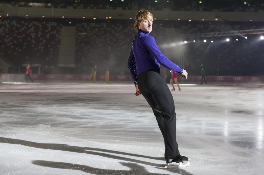 Kings on Ice. Popis łyżwiarskich umiejętności na Stadionie...