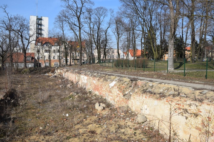 Teren po byłej siedzibie Ligi Obrony Kraju. Właściciel chce...