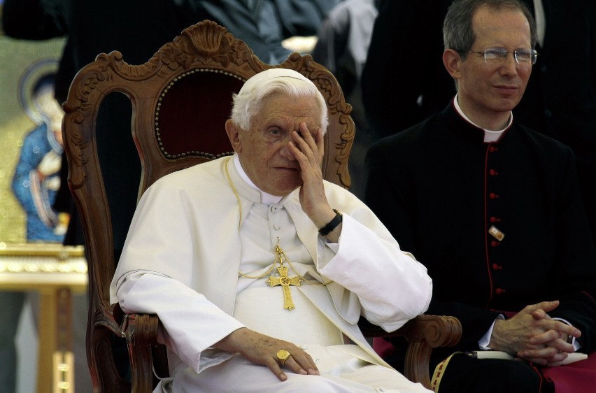Papież Benedykt XVI abdykuje [OPINIE]