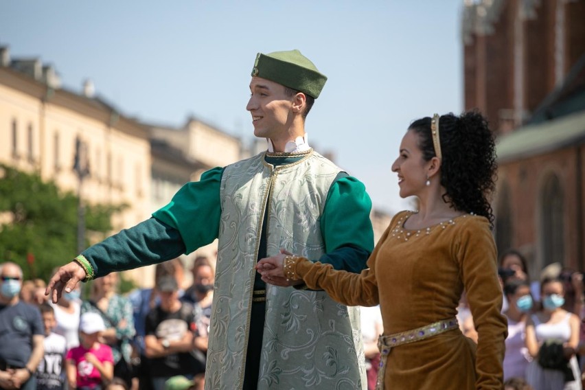 Widowiskiem na Rynku Głównym rozpoczął się w niedzielę 21...