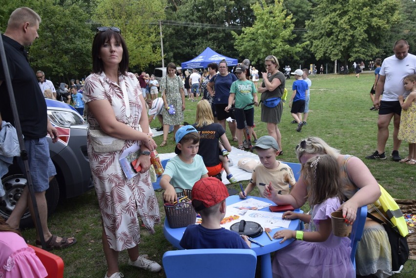 Setki uczestników w każdym wieku doskonale bawiło się podczas rawskiego pikniku mundurowego