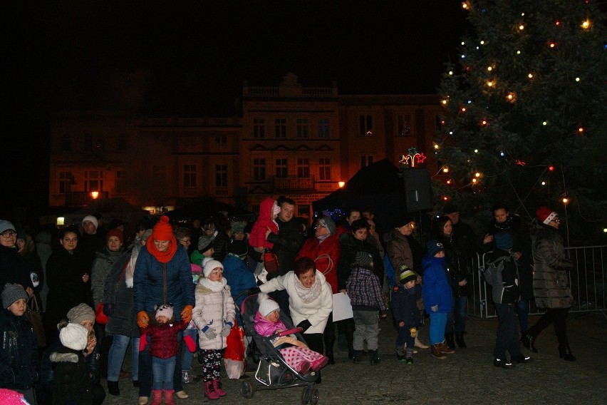 Tłumy mieszkańców na kiermaszu świątecznym w Nowem [zdjęcia]