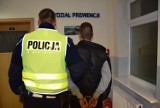 Policja zatrzymała mężczyznę z narkotykami w samochodzie