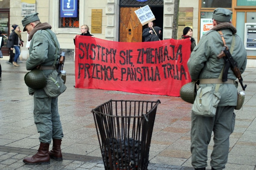 Kraków: protest anarchistów w rocznicę stanu wojennego [ZDJĘCIA]