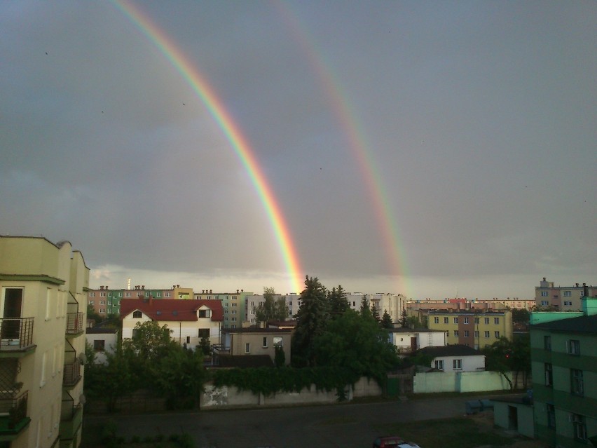 Podwójna tęcza nad Tomaszowem. Zdjęcia naszego internauty